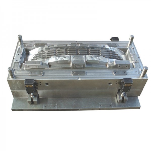 保險(xiǎn)杠模具